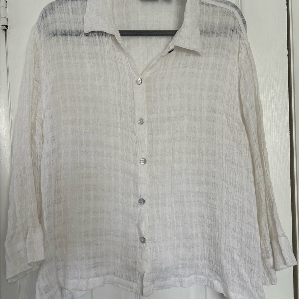 Linen Button Down Shirt in White - Picture 6 of 6